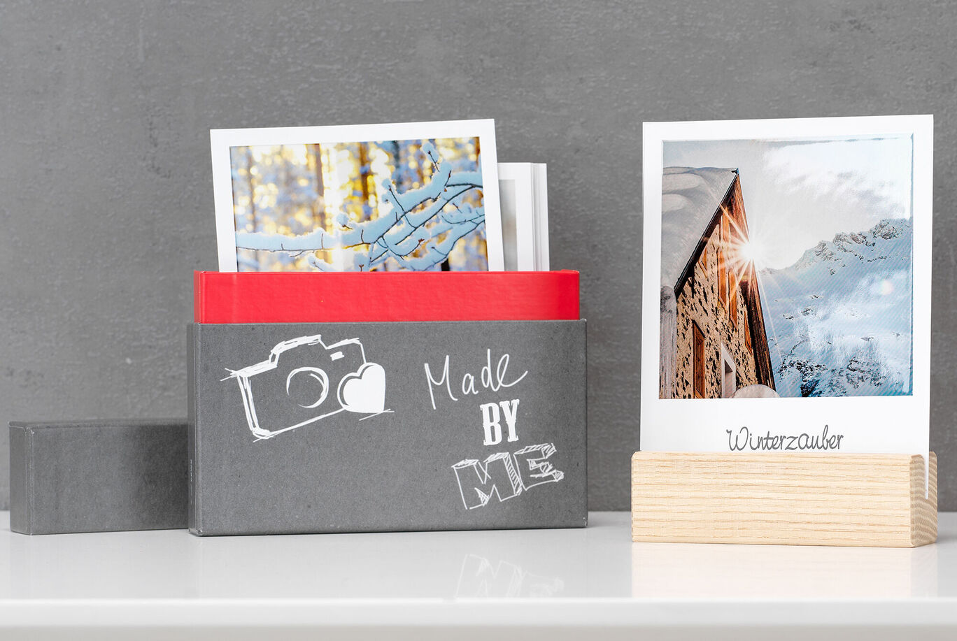 Kreatívny fotobox set so zimnými fotkami, láskyplne pripravený na zdieľanie.
