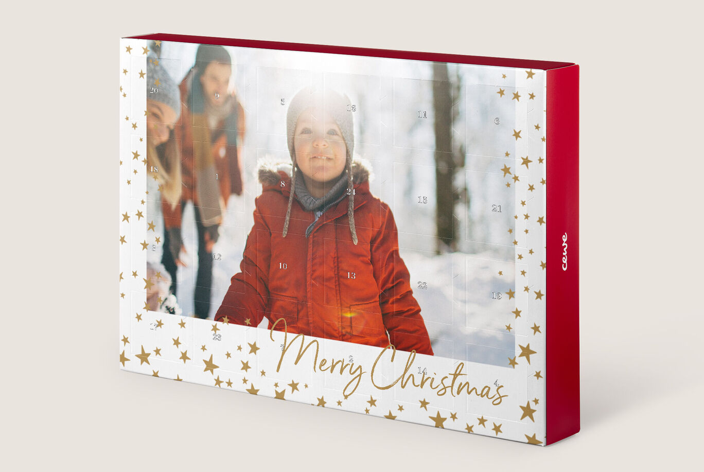 Adventný kalendár so sviatočným dizajnom a nápisom 'Merry Christmas'.