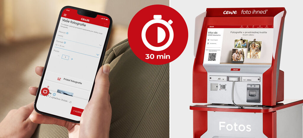 Osoba drží smartphone a používa CEWE Foto-Thread aplikáciu na výber fotiek. Automat na pravo umožňuje tlačiť fotky za 30 minút.