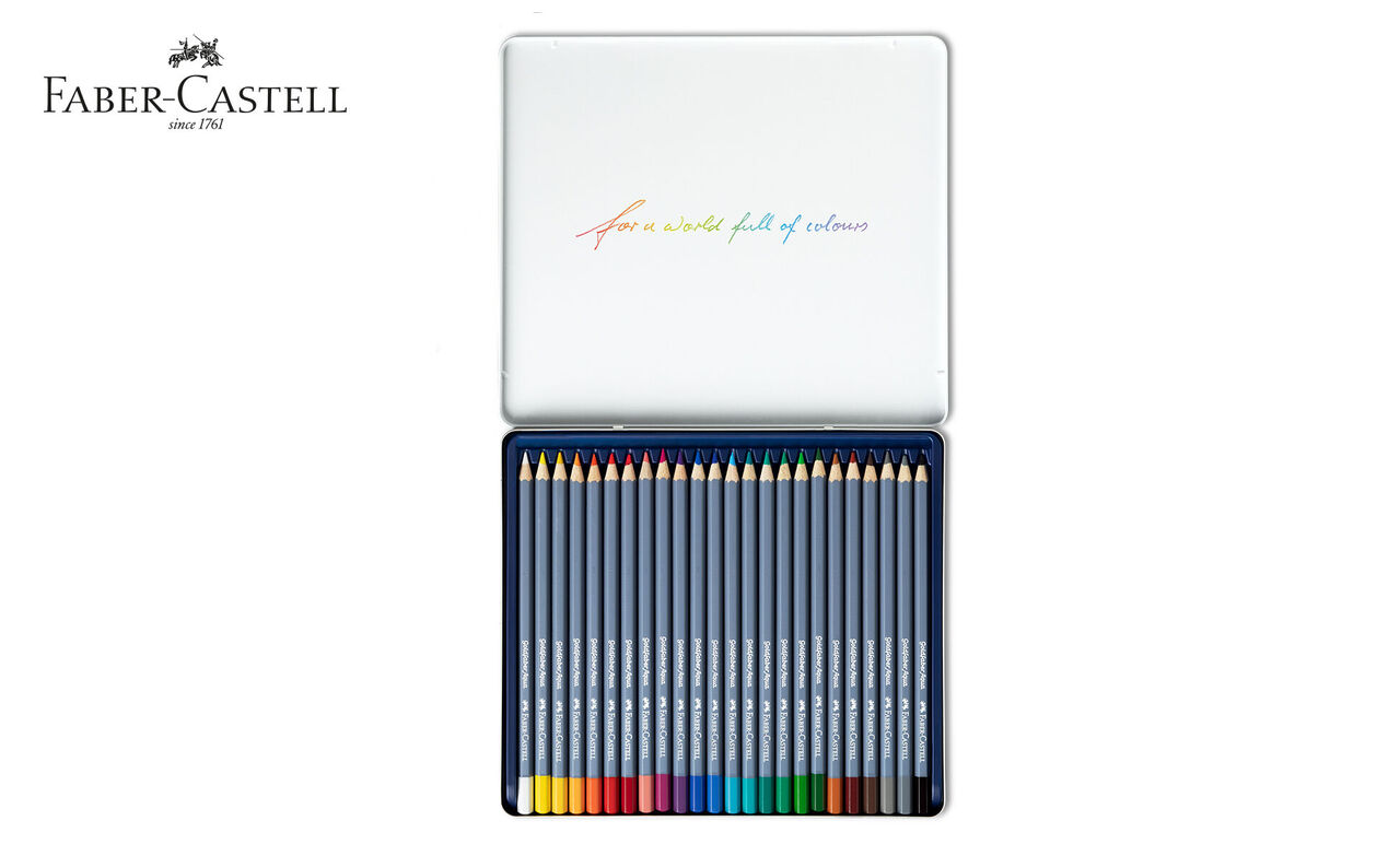 Pastelky vo bielej dóze s nápisom Faber-Castell, pekne usporiadané