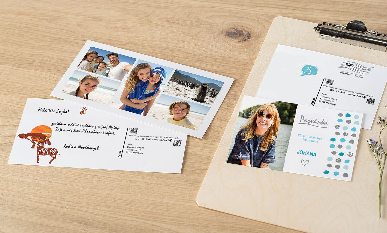 Personalizované CEWE pohľadnice s fotografiami priateľov a rodiny.