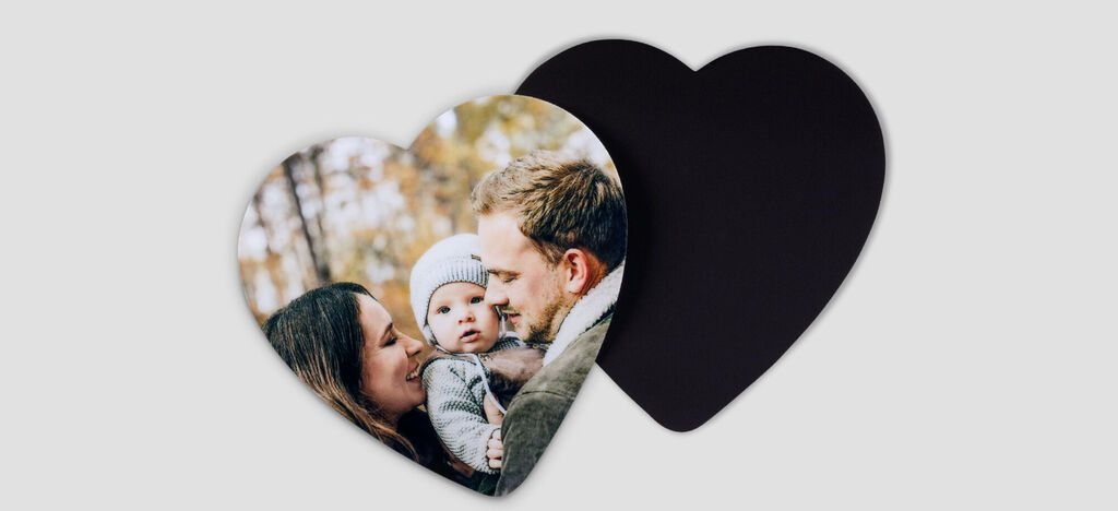 Srdiečková fotokarta s emotívnym rodinným momentom.
