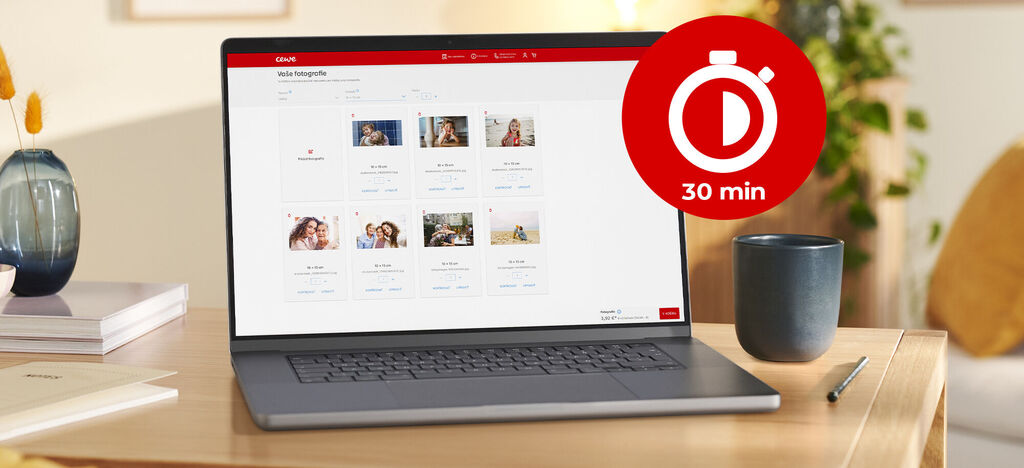 Notebook na stole s používateľským rozhraním a časovačom na 30 minút