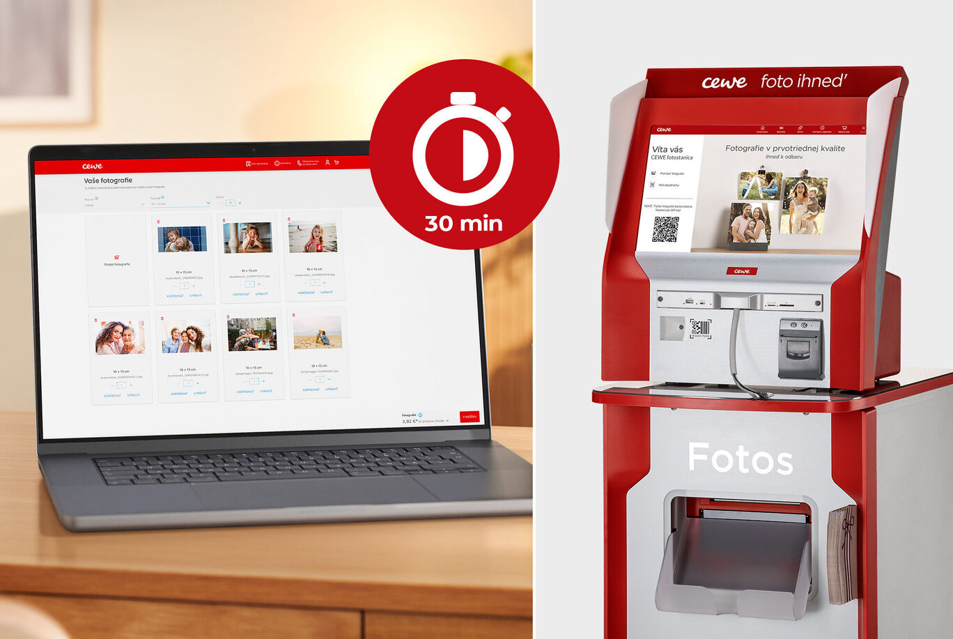 Laptop zobrazuje CEWE Foto aplikáciu s výberom fotiek, vedľa CEWE fotokiosk.