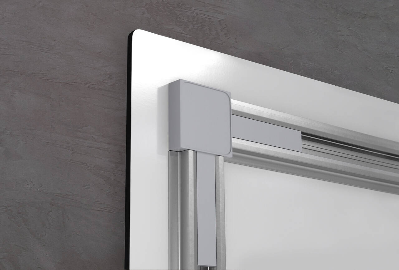 Detailný pohľad na moderné sprchové dvere s minimalistickými úchytmi.